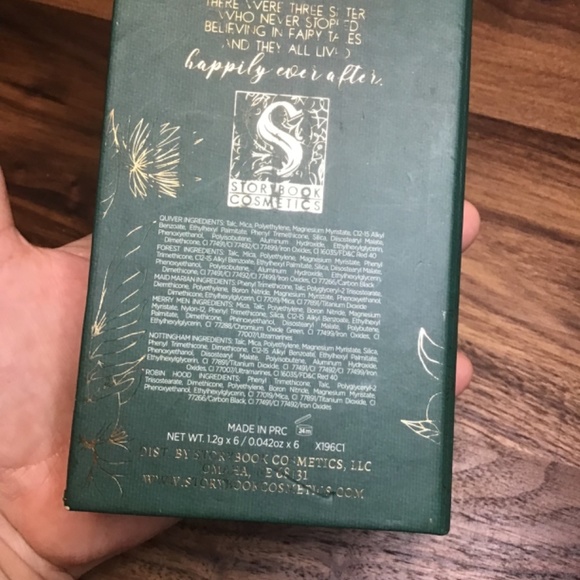 Storybook cosmetics eyeshadow pallet - Picture 4 of 7